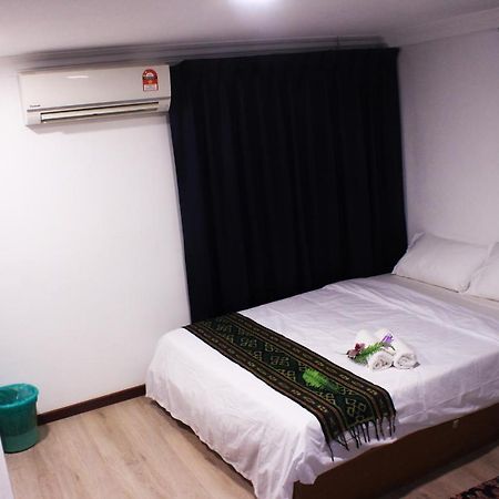 Kapit Hotel Kuching Exterior foto